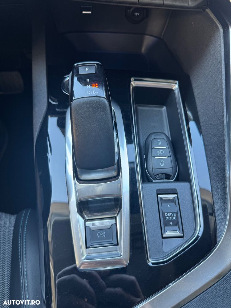 Peugeot 3008 Plug-In Hybrid 225 e-EAT8 Allure Pack - 24