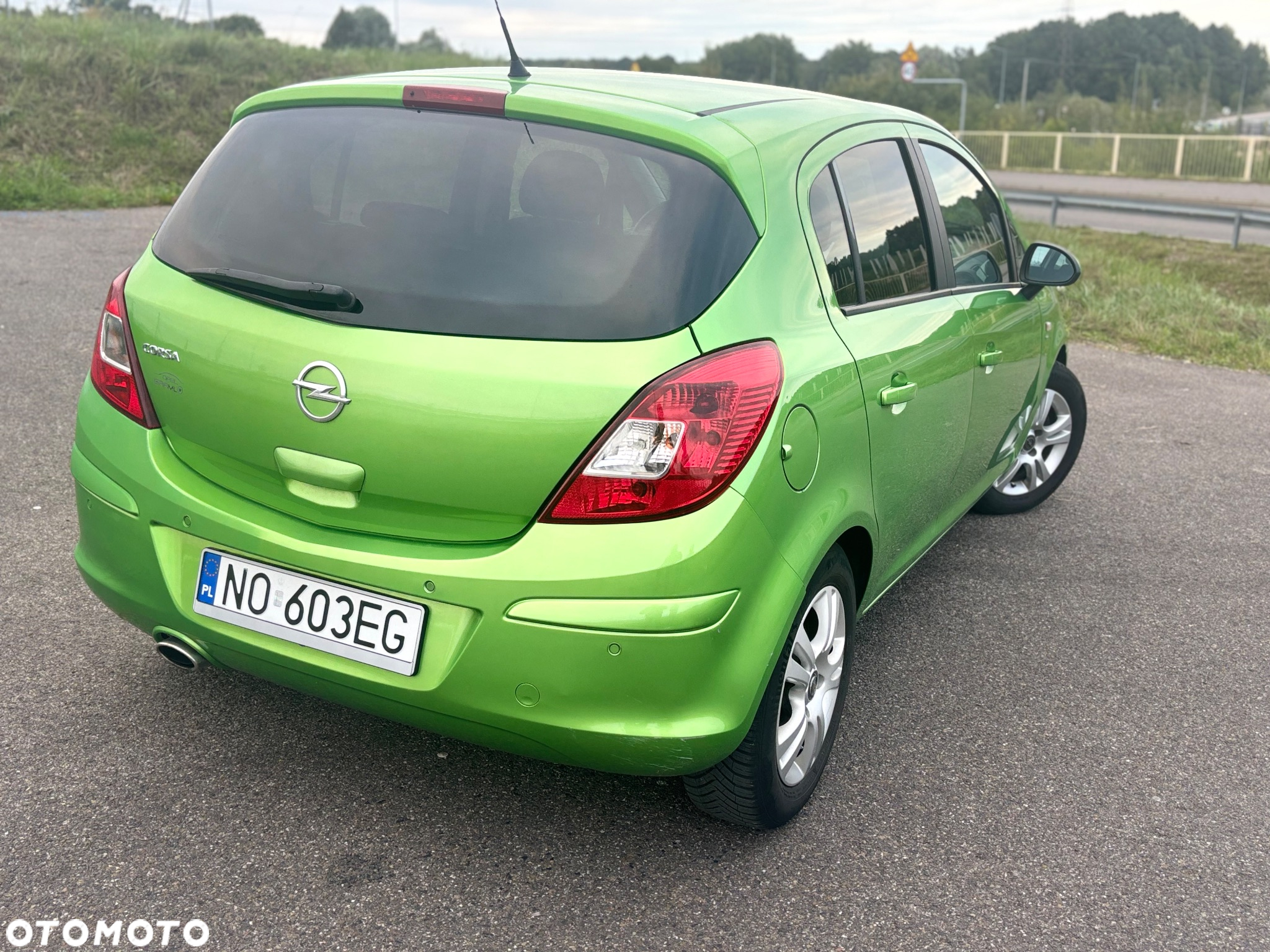 Opel Corsa 1.4 16V Satellite - 10