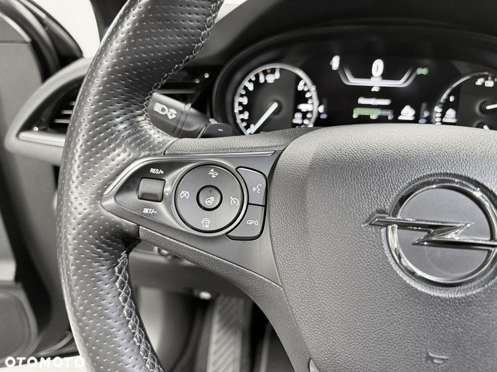 Opel Insignia - 32