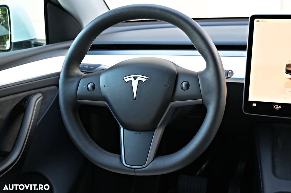 Tesla Model Y AWD Performance - 22
