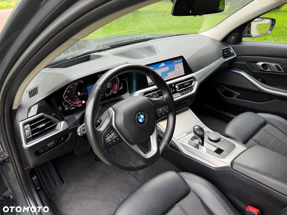 BMW Seria 3 320d Edition Luxury Line Purity - 13