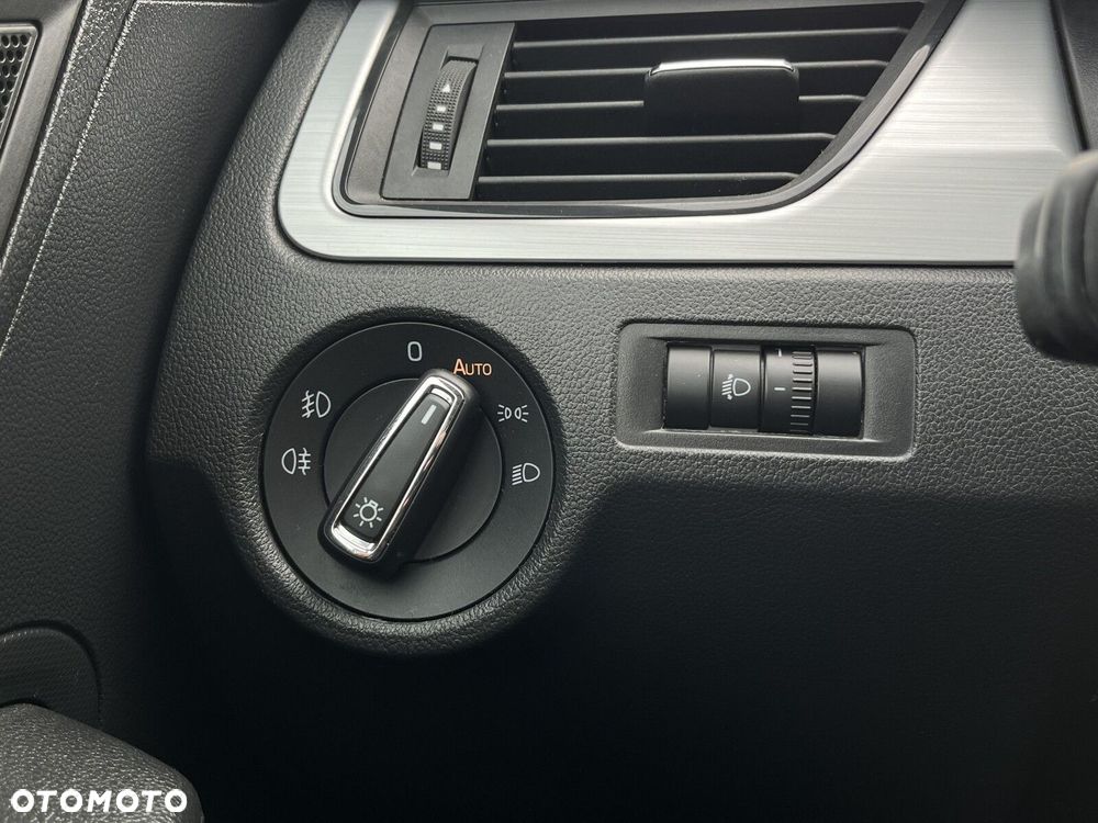 Skoda RAPID 1.0 TSI Ambition DSG - 21