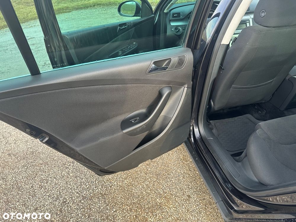 Volkswagen Passat 2.0 TDI Highline - 18