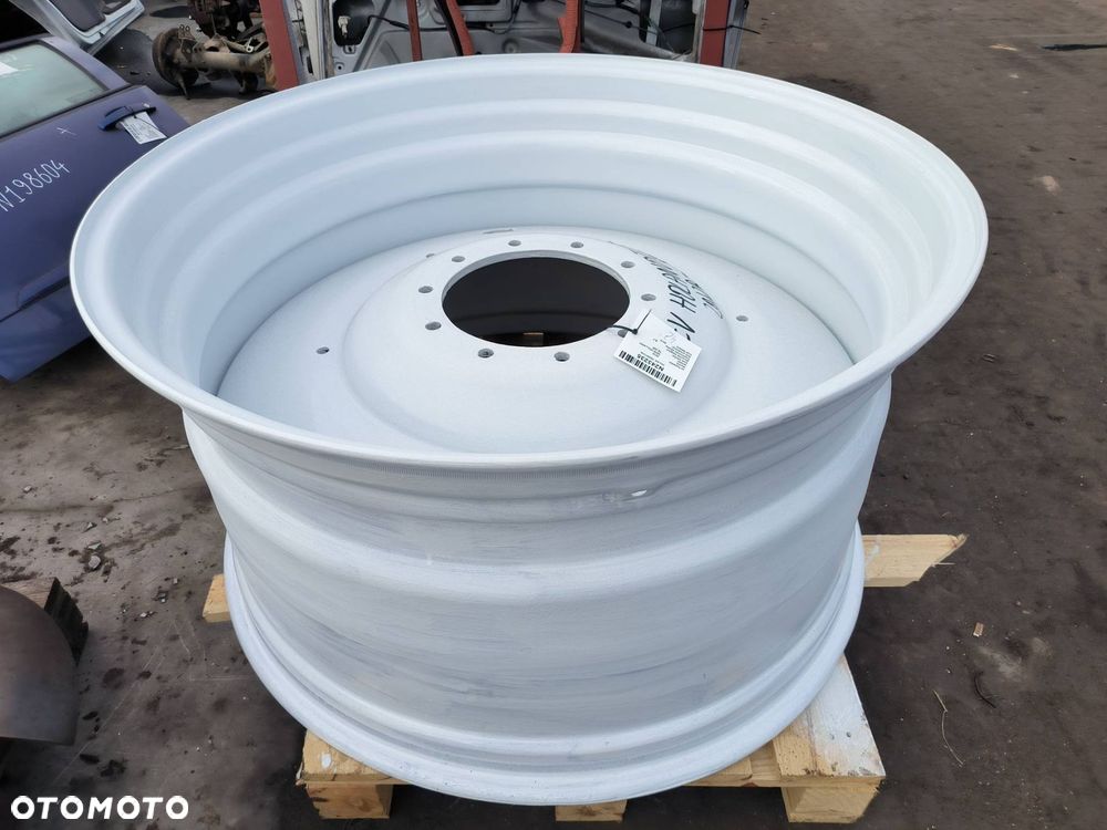 FELGA TRAKTOR NEW HOLLAND T8.390 42 - 5