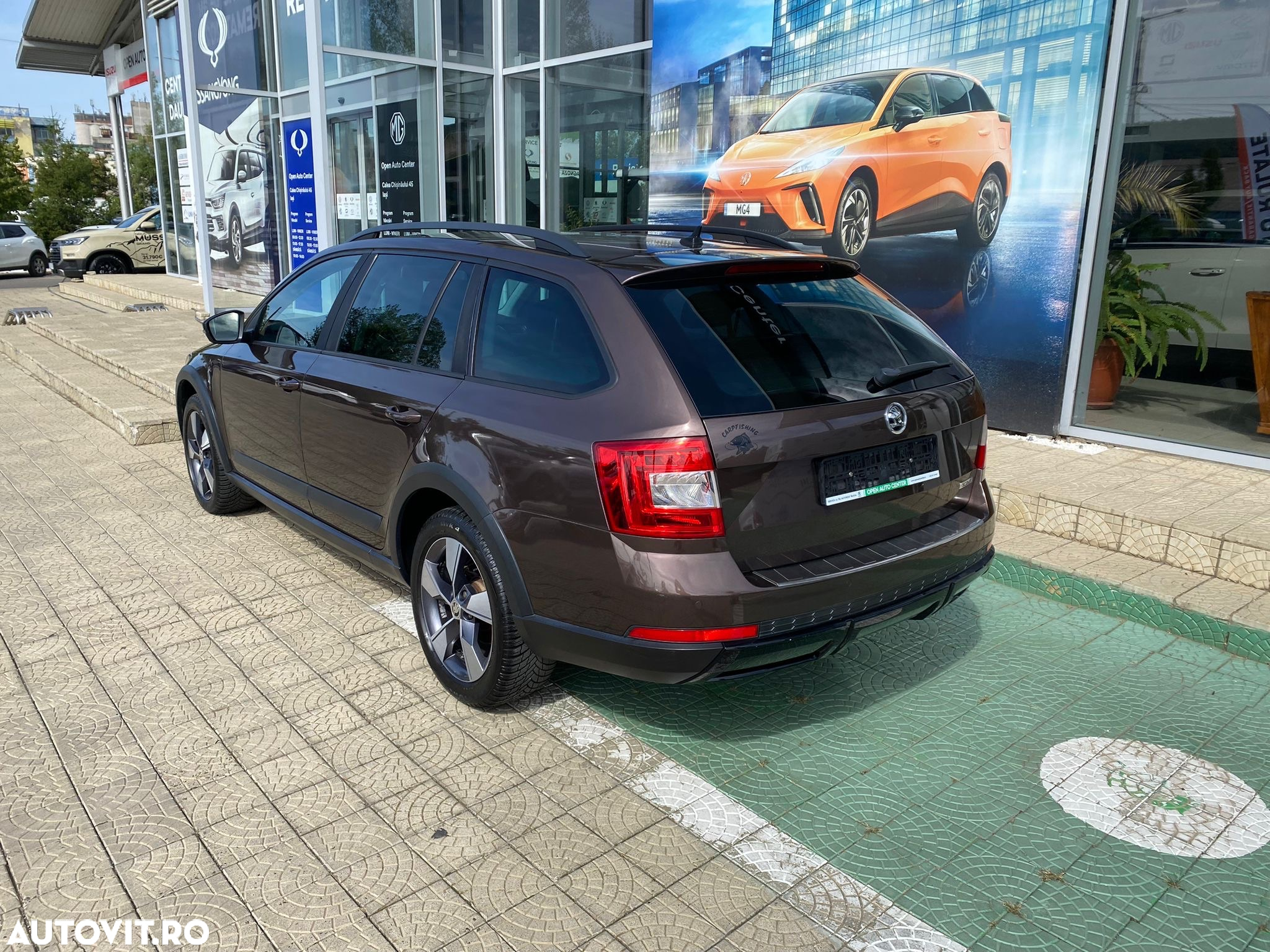 Skoda Octavia 2.0 TDI 4x4 DSG Scout - 6