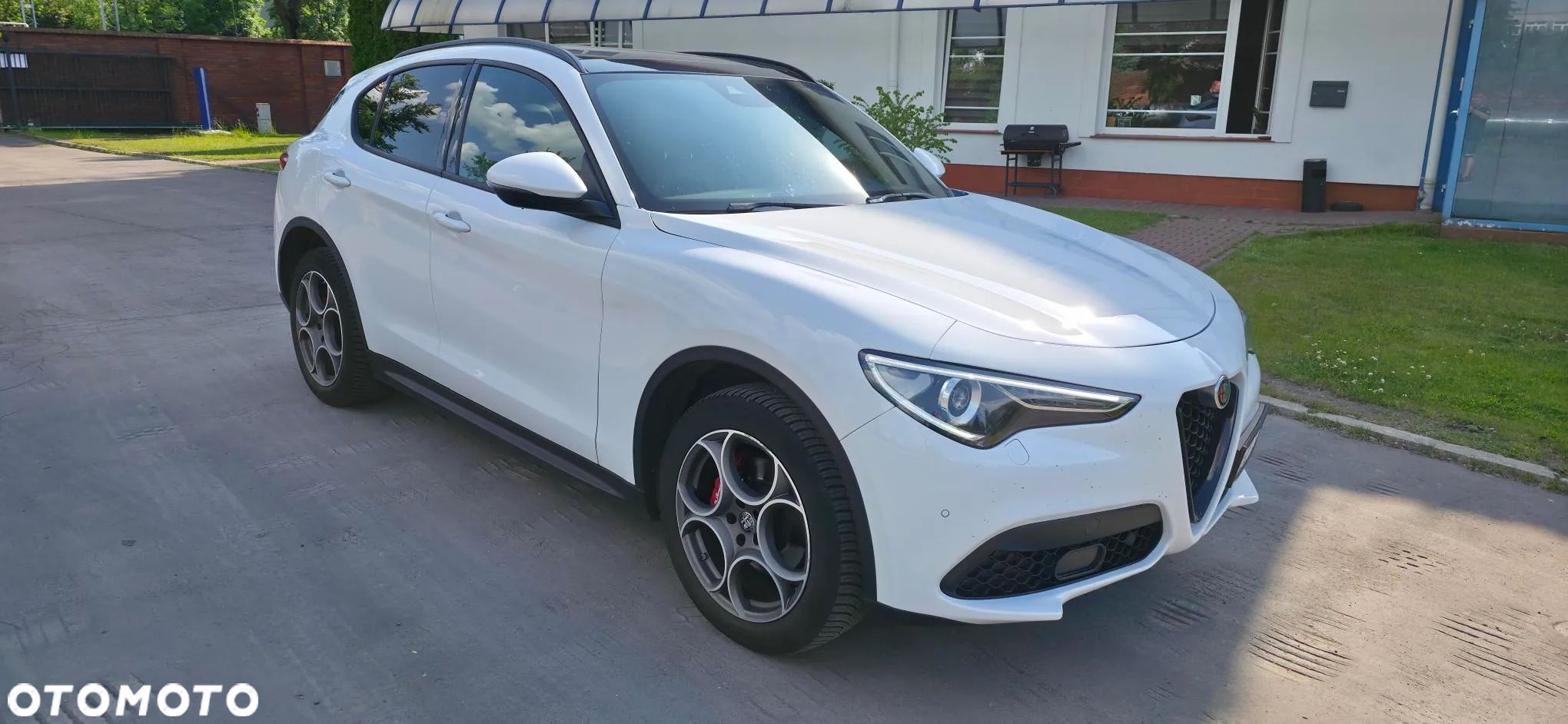 Alfa Romeo Stelvio - 1