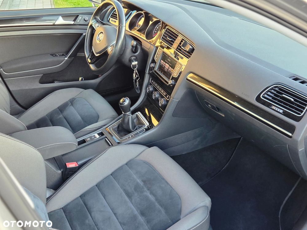 Volkswagen Golf - 4