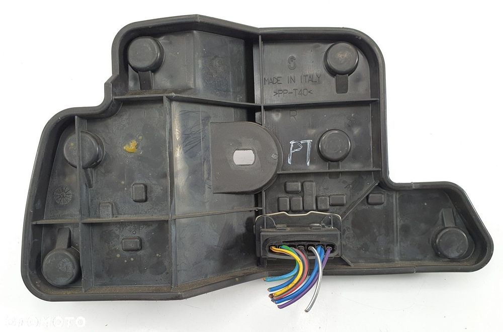 WKŁAD LAMPY PRAWY TYŁ VOLVO C70 - 2