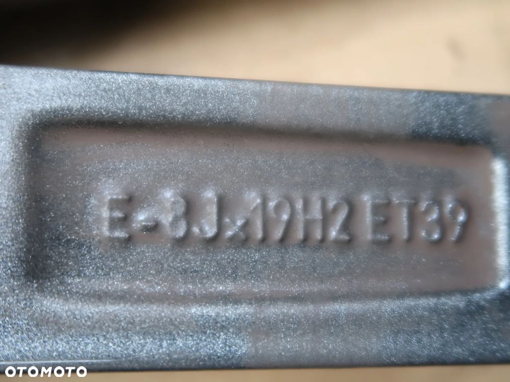 Z7 Felga Audi Q5 80a601025R 8x19et39 - 6