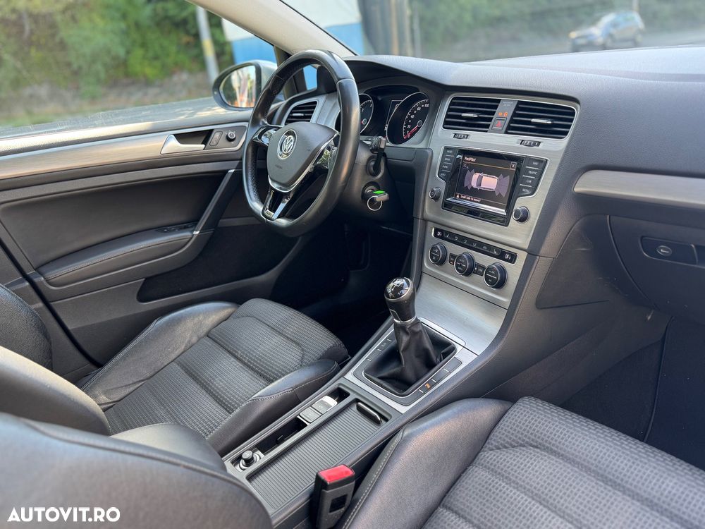 Volkswagen Golf - 5
