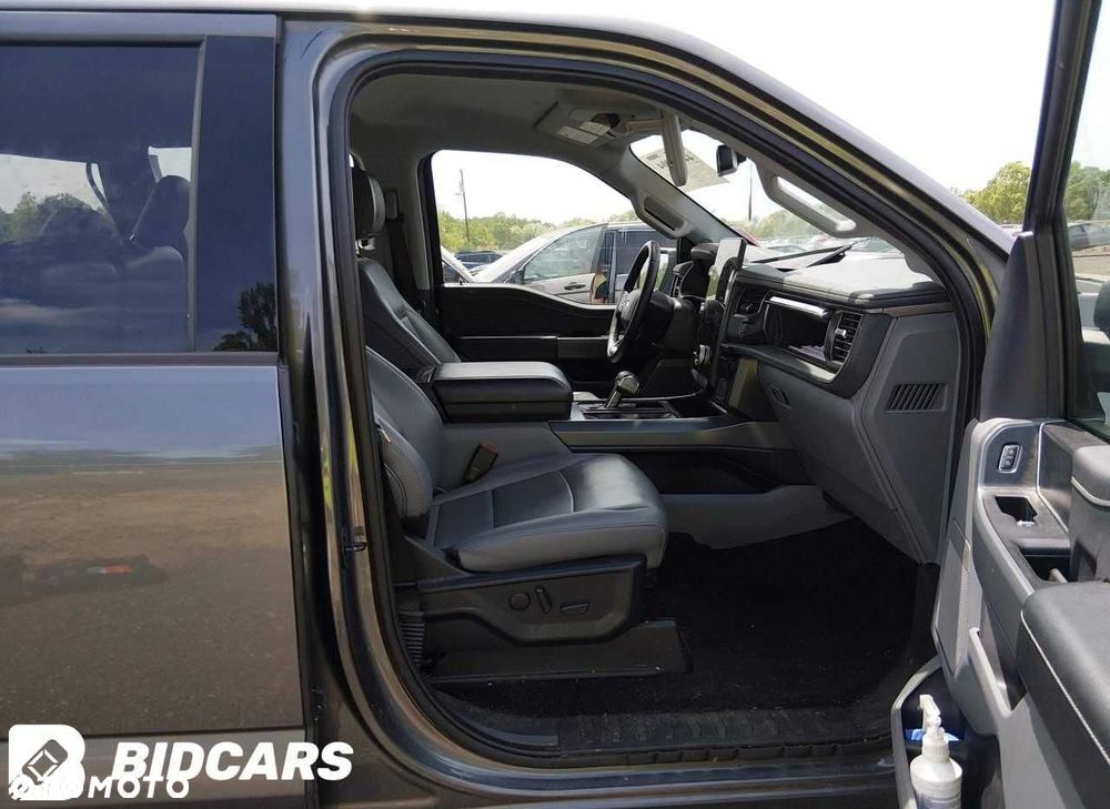 Części z Ford F-150 Lightning Flash AWD z 2025 roku, wersja USA. - 5