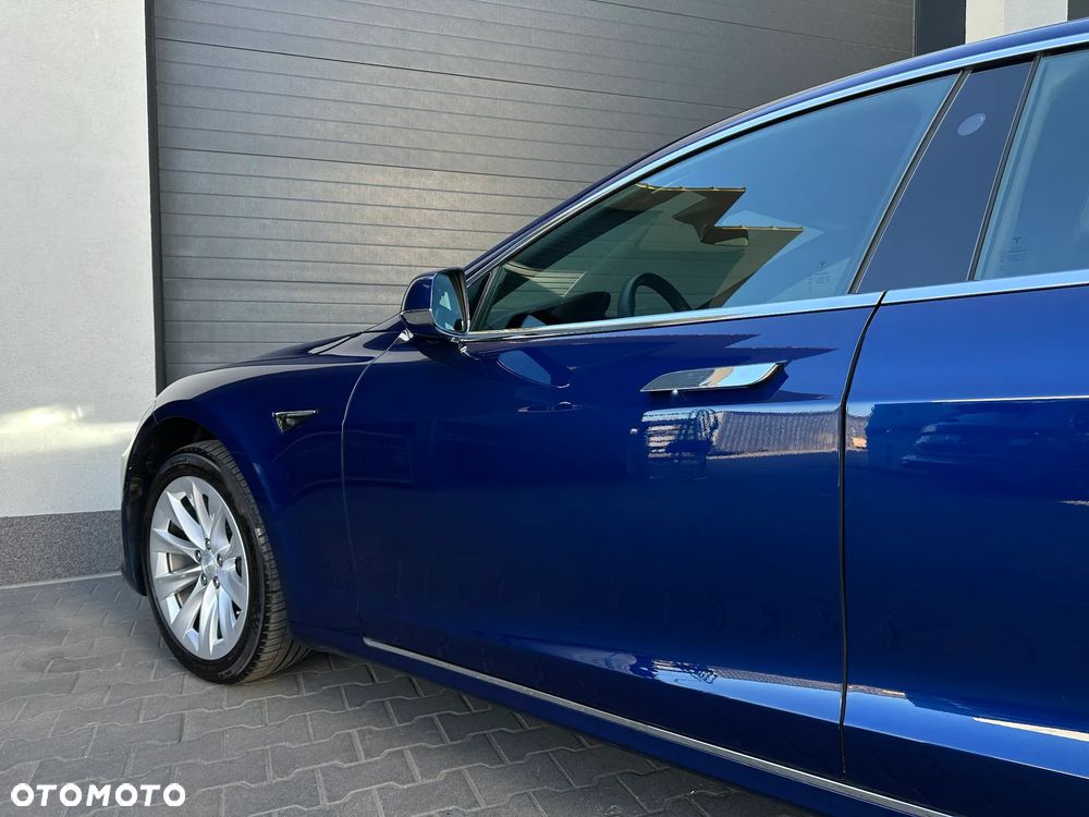 Tesla Model S - 25