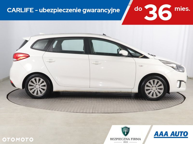 Kia Carens - 7