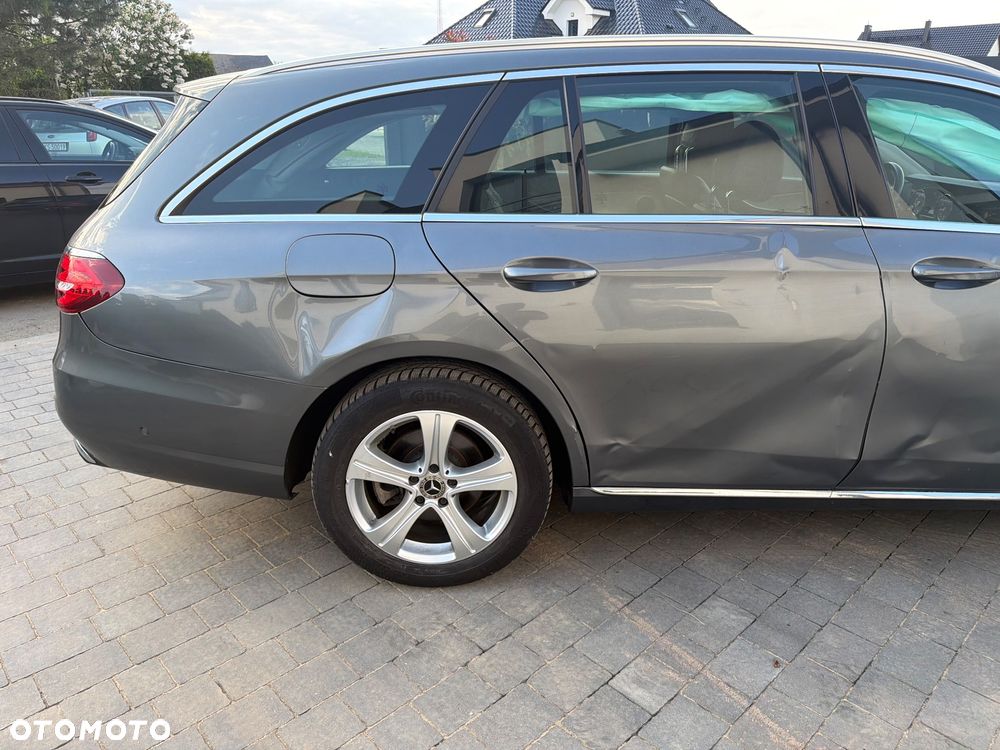 Mercedes-Benz Klasa E 250 9G-TRONIC Avantgarde - 17