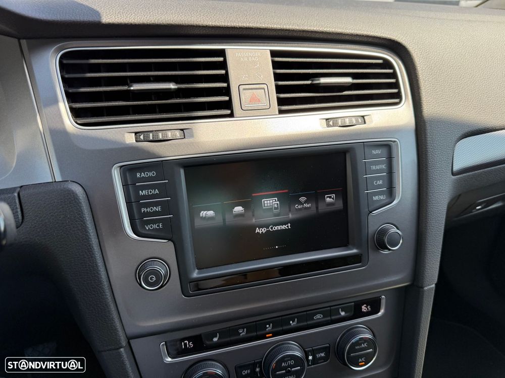 VW Golf 2.0 TDI Highline - 28