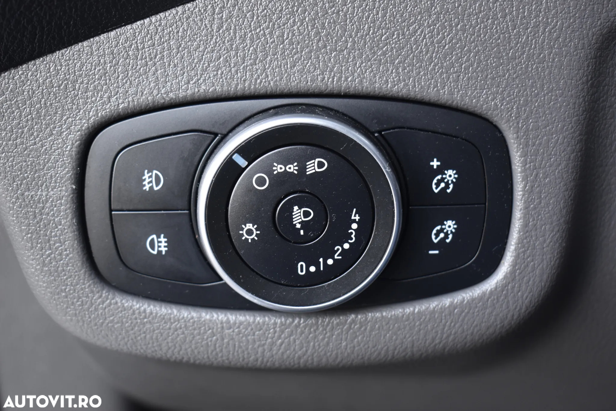 Ford Transit Connect - 19