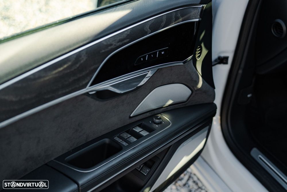 Audi A8 - 24