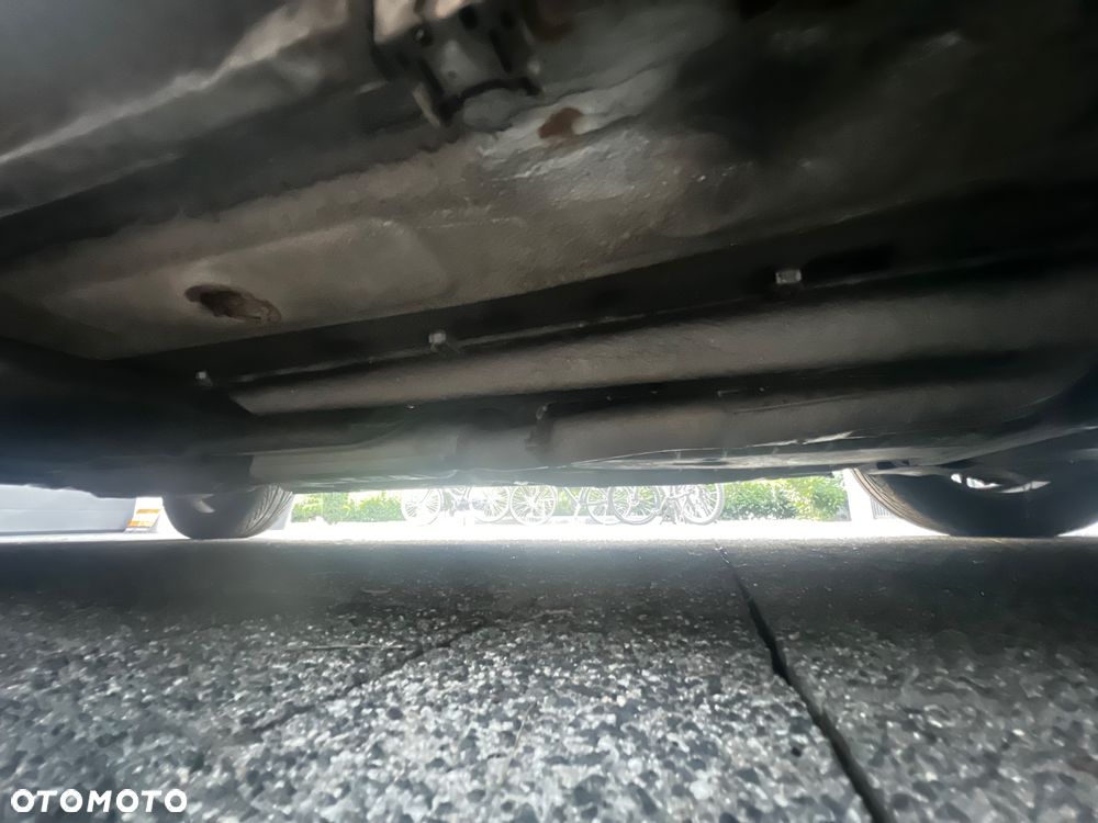 BMW Seria 7 740i V8 - 29