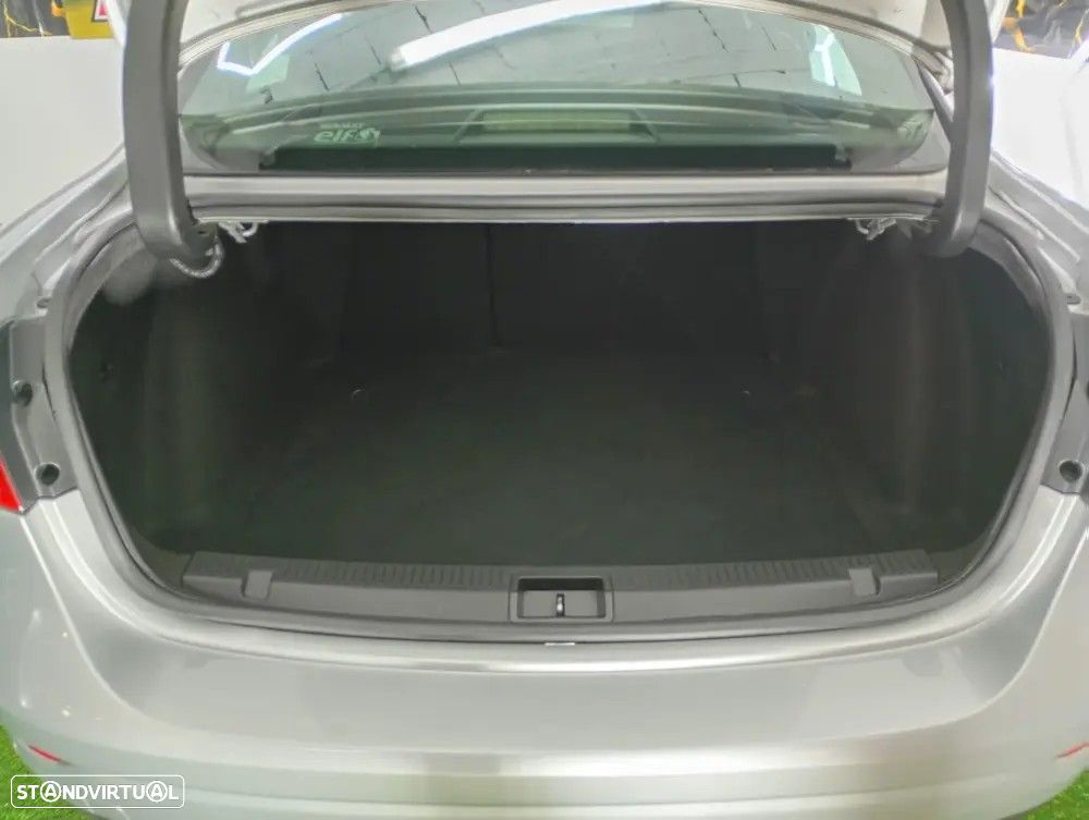 Renault Fluence 1.5 dCi Exclusive — fotografia 27