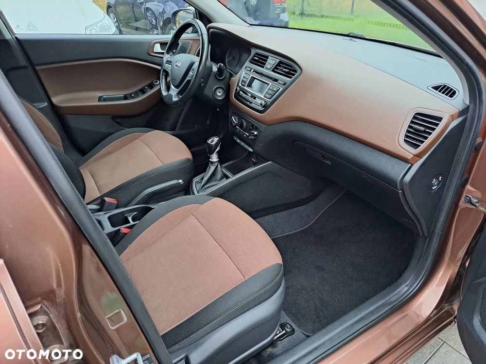 Hyundai i20 1.1 CRDi Trend - 8