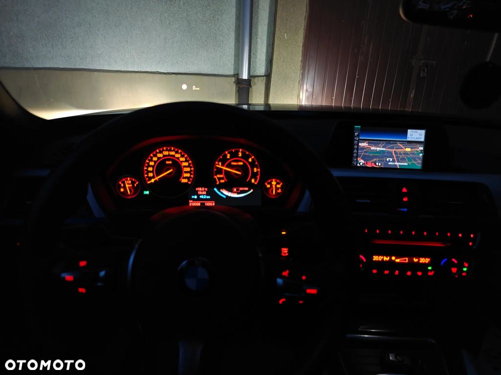 BMW Seria 3 318d M Sport EU6 - 37