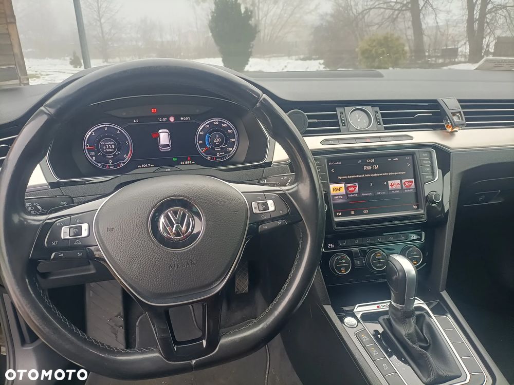 Volkswagen Passat 2.0 TDI Bi-Turbo BMT 4Mot Highline DSG - 10