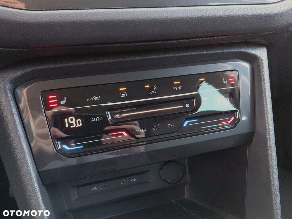 Volkswagen Tiguan 1.5 eTSI Elegance DSG - 29