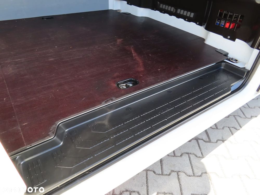 Volkswagen Crafter 35 BiTDI 2.0 177 KM AUTOMAT 8-Mio Furgon Blaszak L4H2 LONG MAX 4300 mm, Rozstaw Osi 4490 mm, Ładowność 1152 Kg GWARANCJA PRODUCENTA Stan Wizualny I Techniczny NOWY Tak Jak Z Taśmy Produkcyjnej Gotowy Dostępny OKAZJA POLECAM - 23