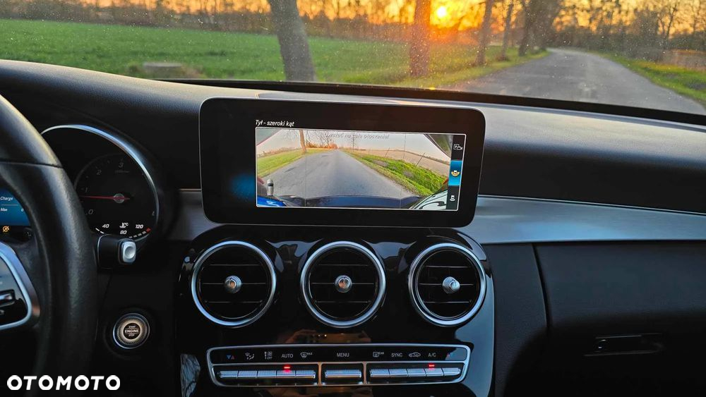 Mercedes-Benz Klasa C 220 d 4Matic T 9G-TRONIC Avantgarde - 18