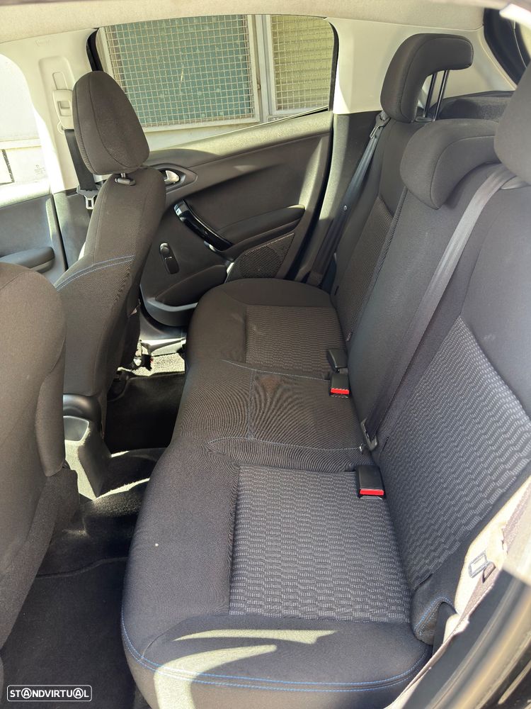 Peugeot 208 1.2 PureTech Style - 14