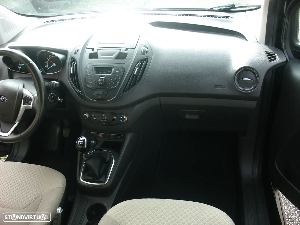 Ford Tourneo Courier 1.0 EcoBoost Titanium - 15
