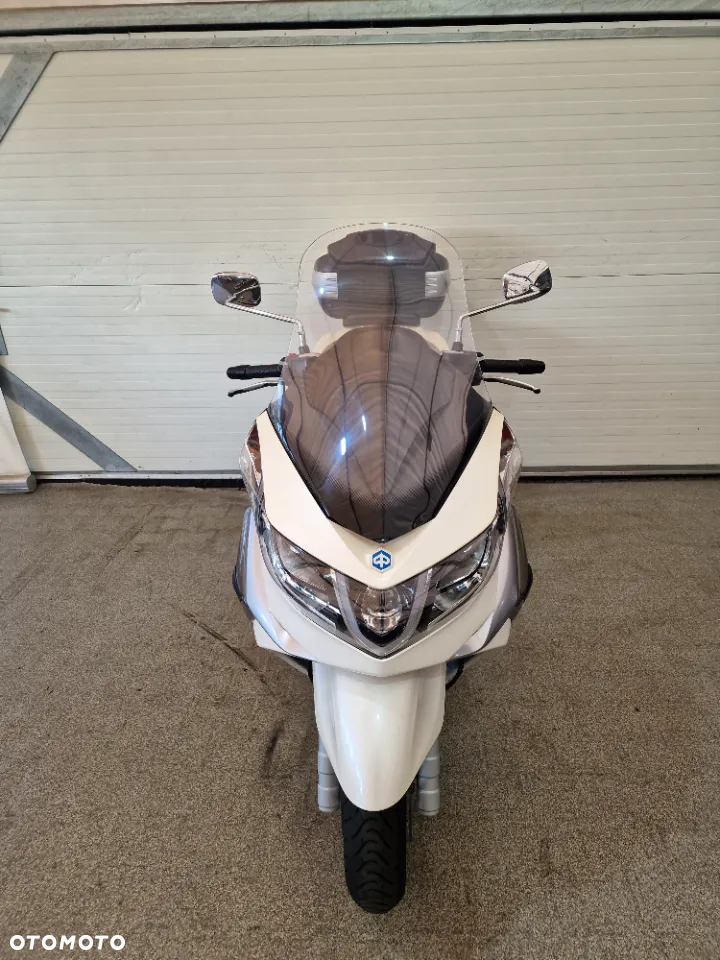 Piaggio X10 - 14