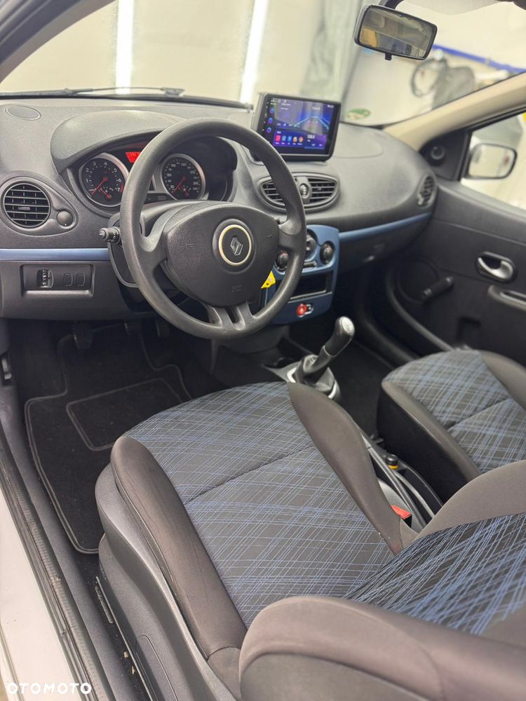 Renault Clio - 8