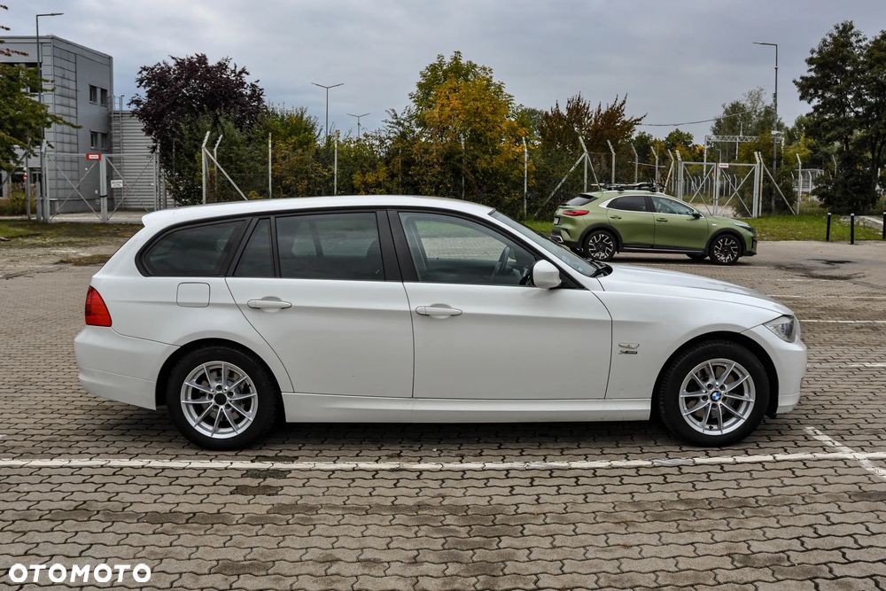 BMW Seria 3 320d xDrive - 5