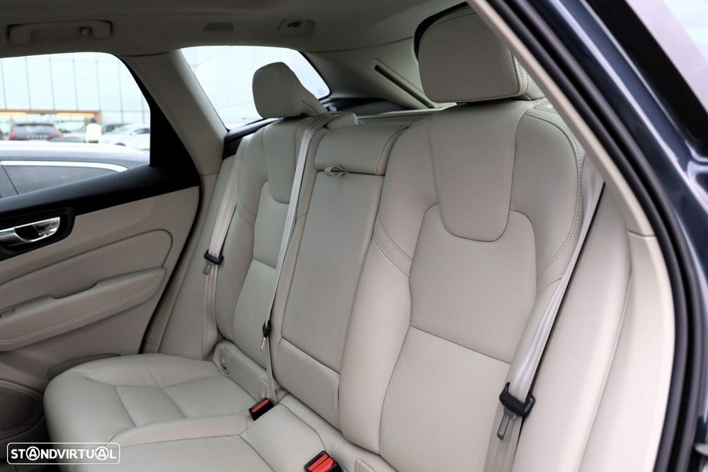 Volvo XC 60 2.0 T6 PHEV Inscription AWD - 11