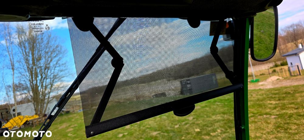 John Deere 2320 HST - 17