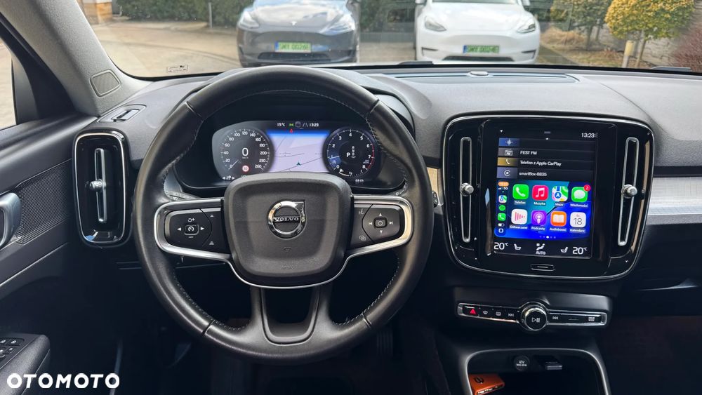 Volvo XC 40 T3 Geartronic Momentum Pro - 21