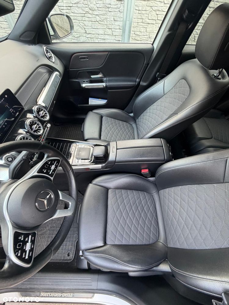 Mercedes-Benz GLB 250 4-Matic 8G-DCT - 9