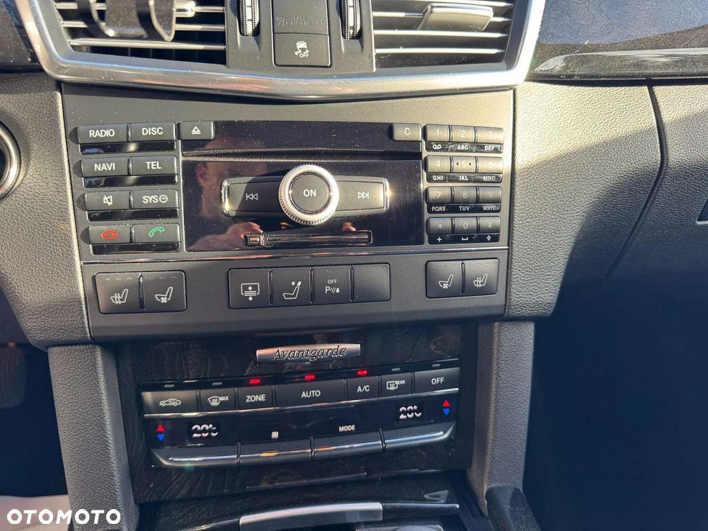 Mercedes-Benz Klasa E 350 CDI DPF BlueEFFICIENCY 7G-TRONIC Elegance - 15