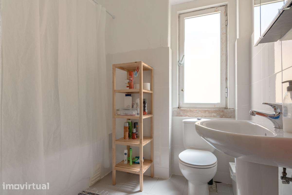 Quarto - localizado em Intendente Lisbon - Grande imagem: 2/19