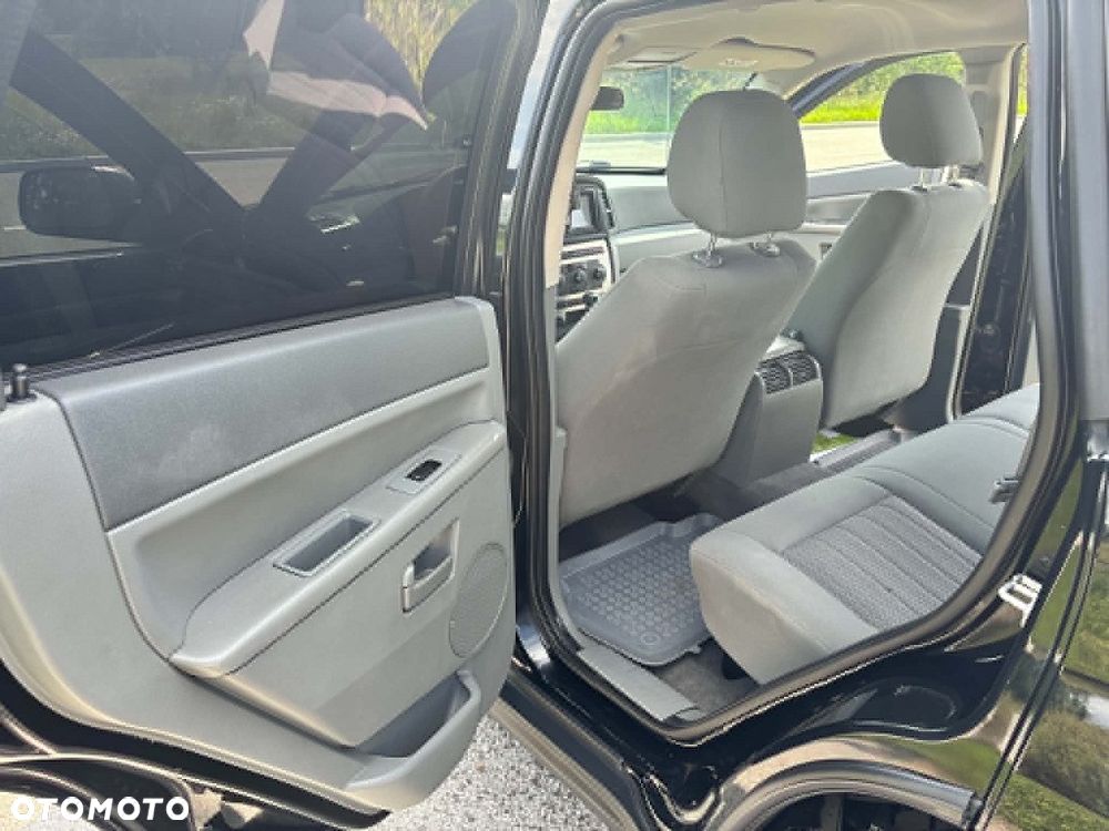 Jeep Grand Cherokee - 17