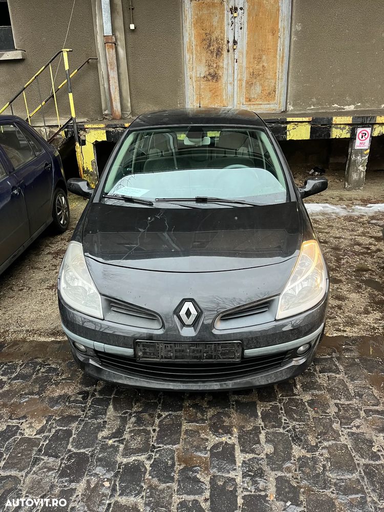 Dezmembrez Renault Clio 3 negru 2007 1,4 benzina 72KW K4J-G7 - 2