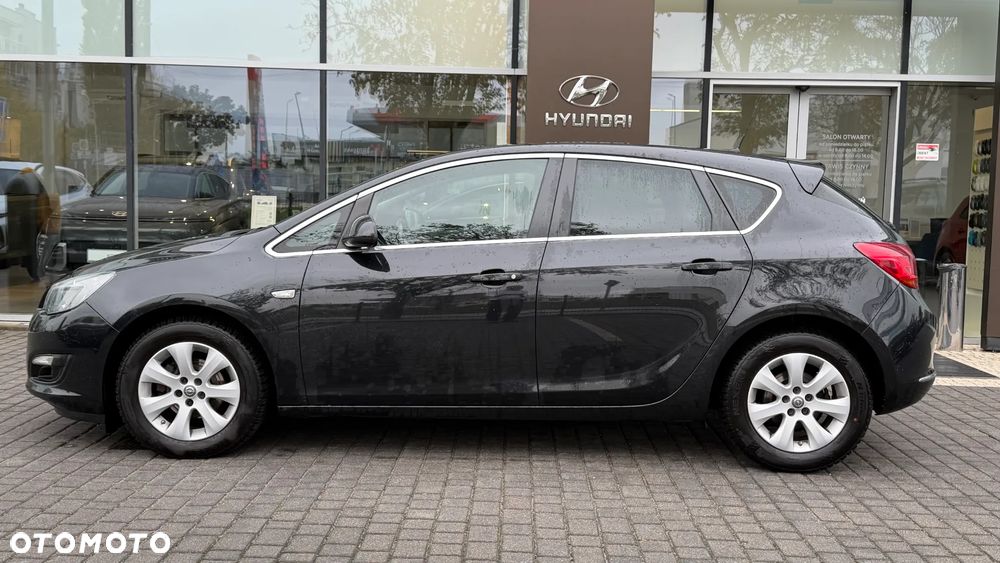 Opel Astra 2015 photo 2