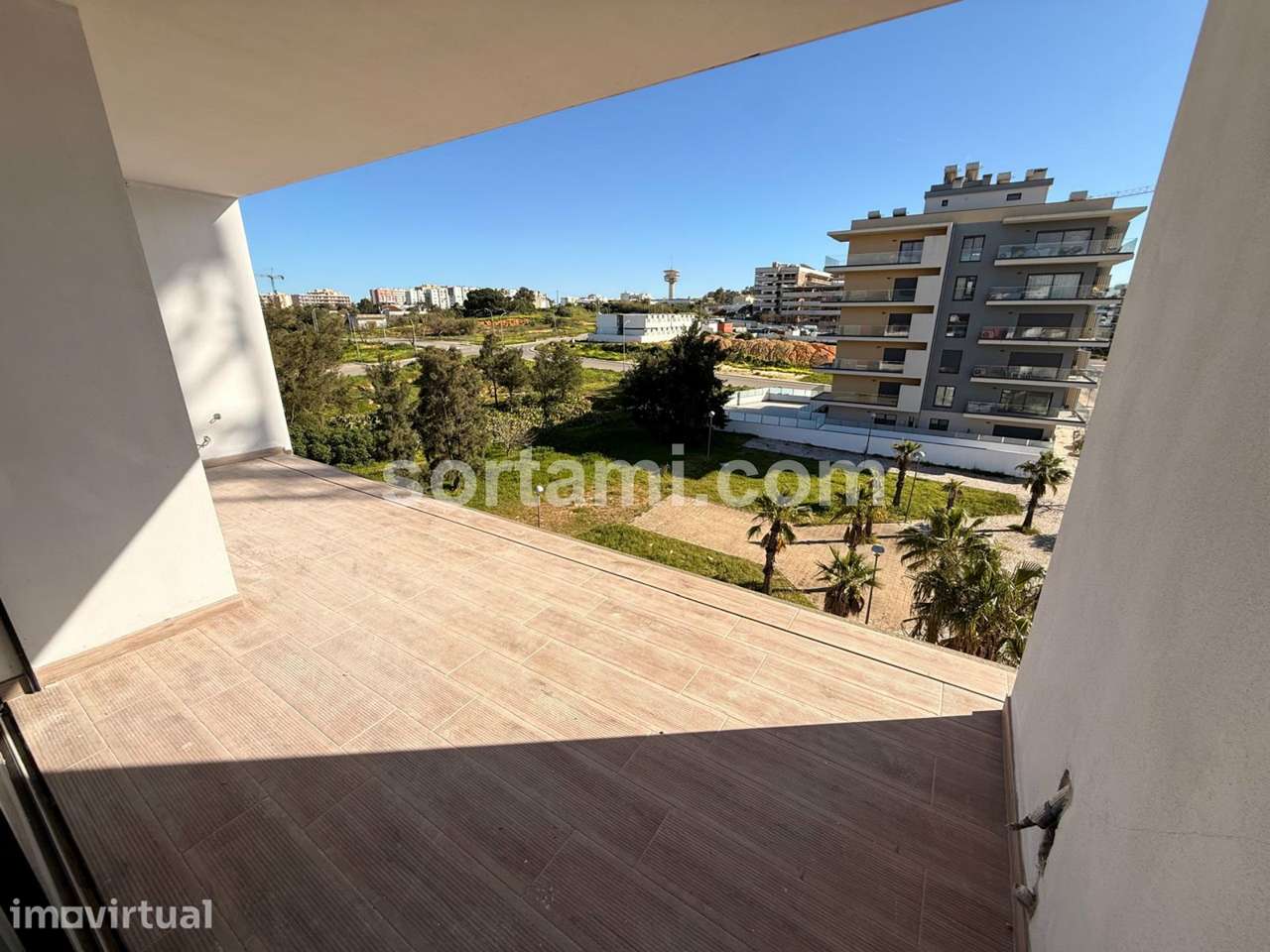 Apartamento T2 Venda em Faro (Sé e São Pedro),Faro - Grande imagem: 2/13