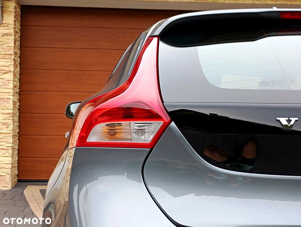 Volvo V40 D2 Momentum - 19