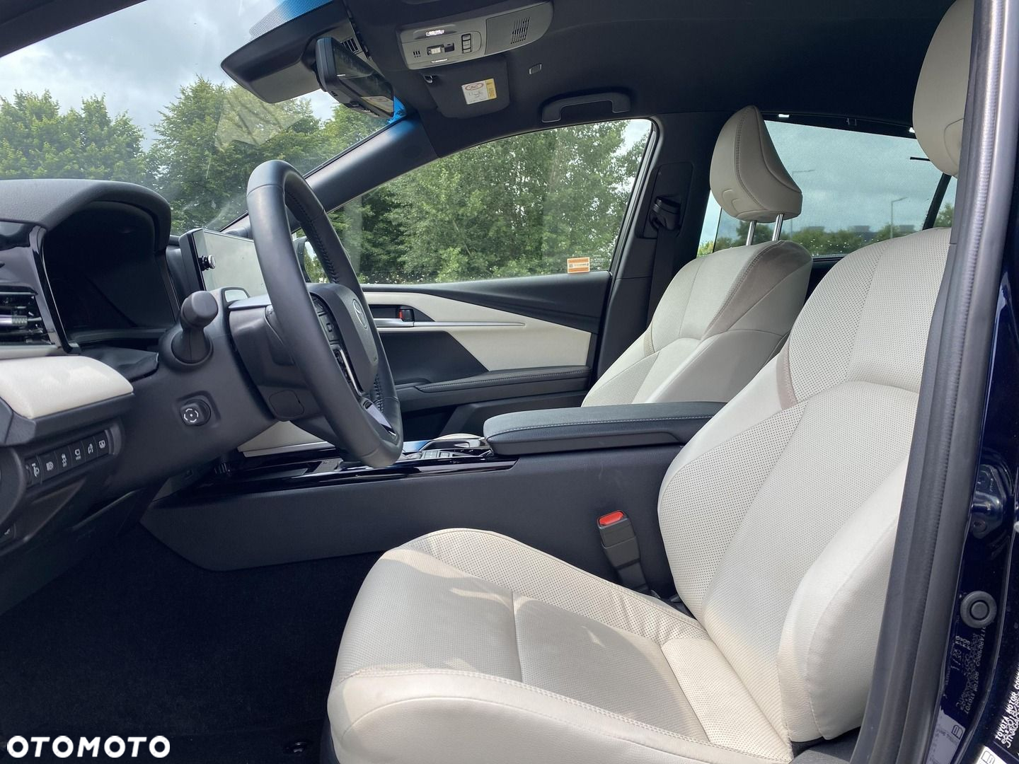 Toyota Camry - 12
