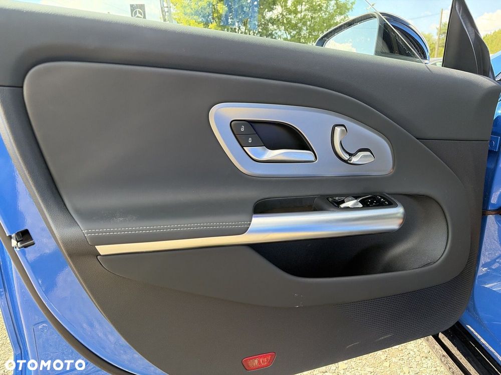 Mercedes-Benz CLA - 24