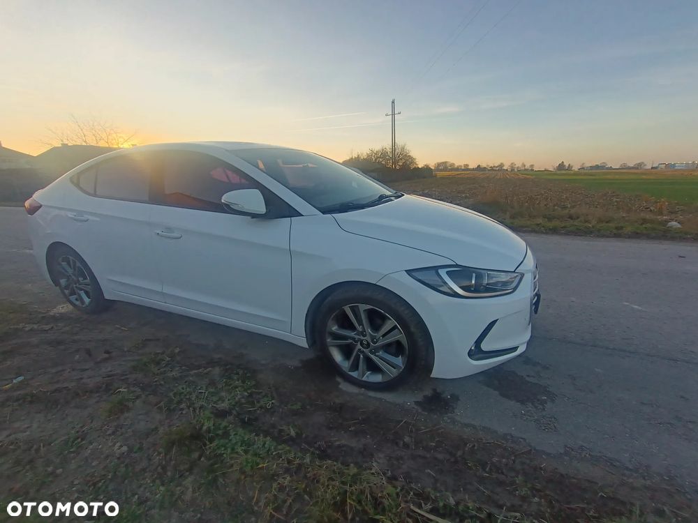 Hyundai Avante - 7