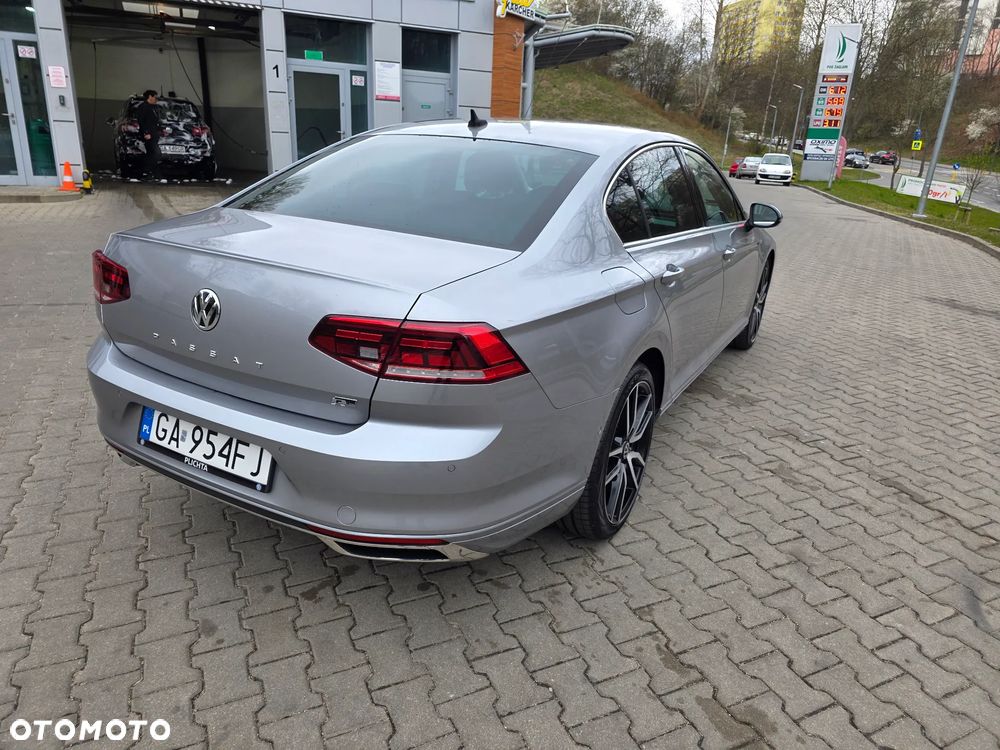 Volkswagen Passat 2.0 TSI Business DSG - 12