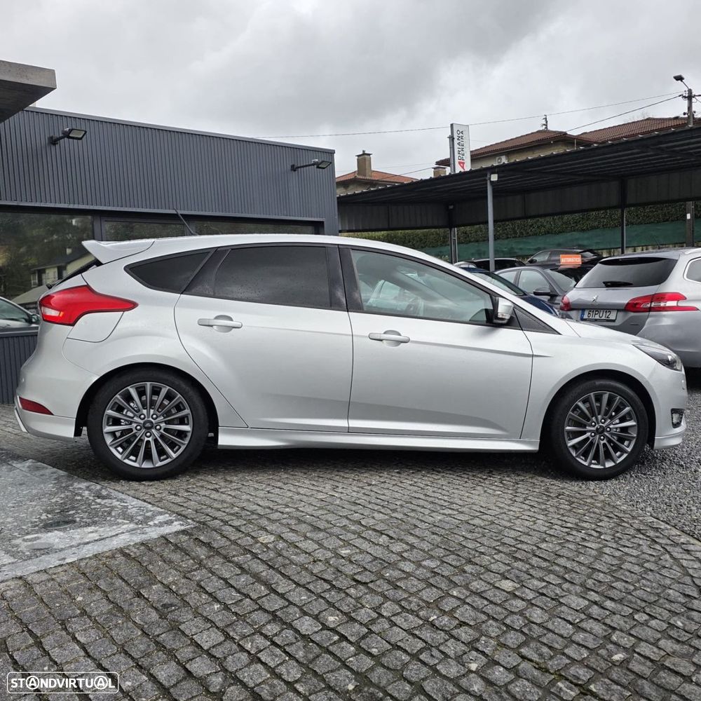 Ford Focus 1.0 EcoBoost ST-Line - 12